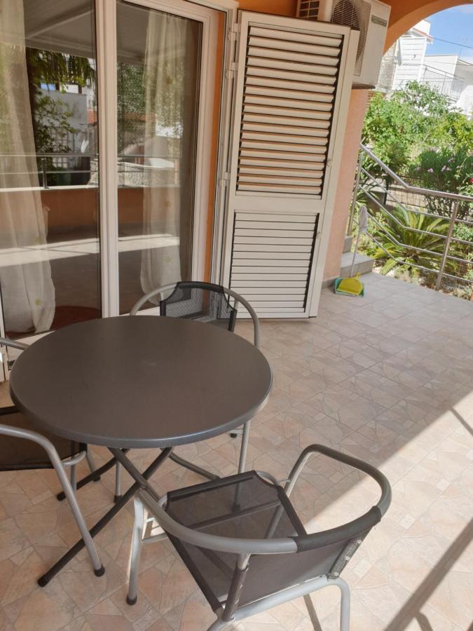 House Tereza Lägenhet Vodice Exteriör bild
